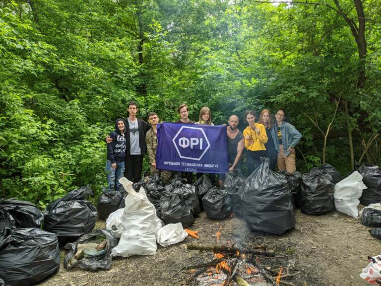 Толока в Ужгороді: 30 мішків зі сміттям підуть на вторинну переробку